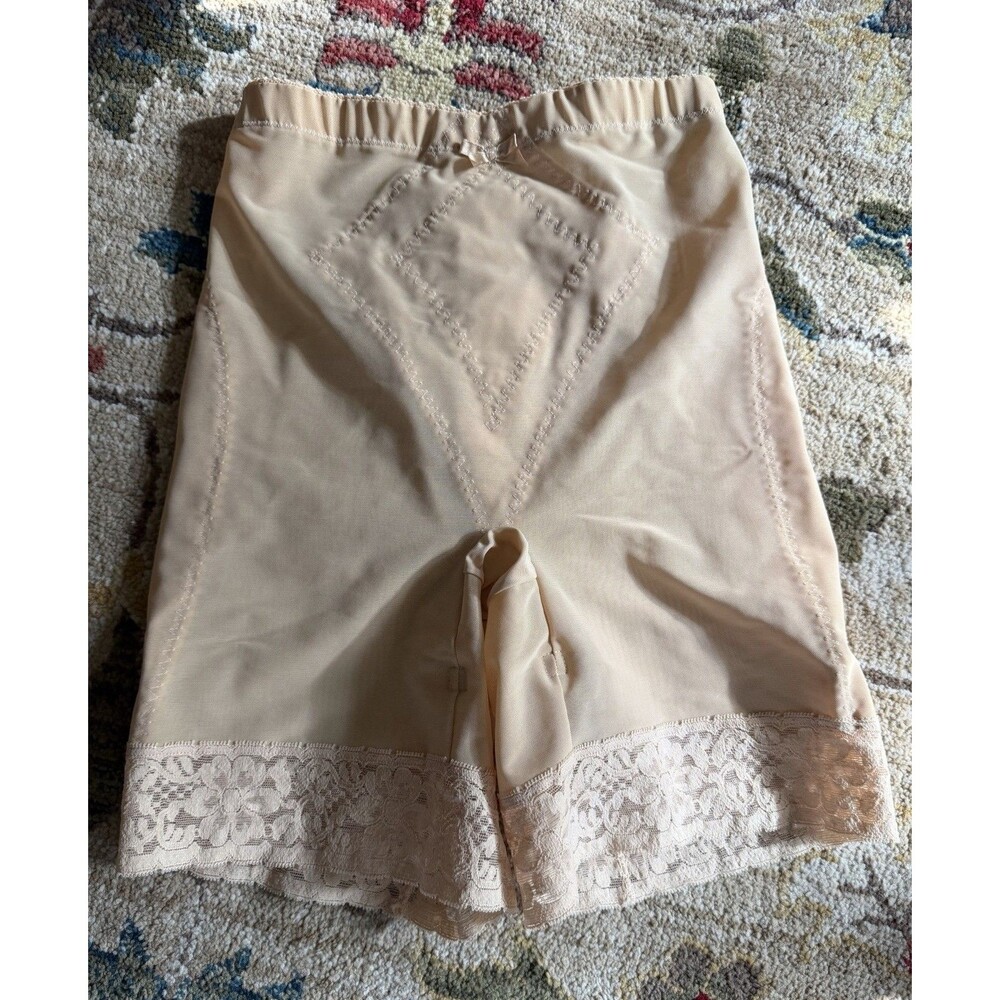 Vintage OLGA GIRDLE Stretch Garter Belt Shorts LACE Front Trim Medium RARE